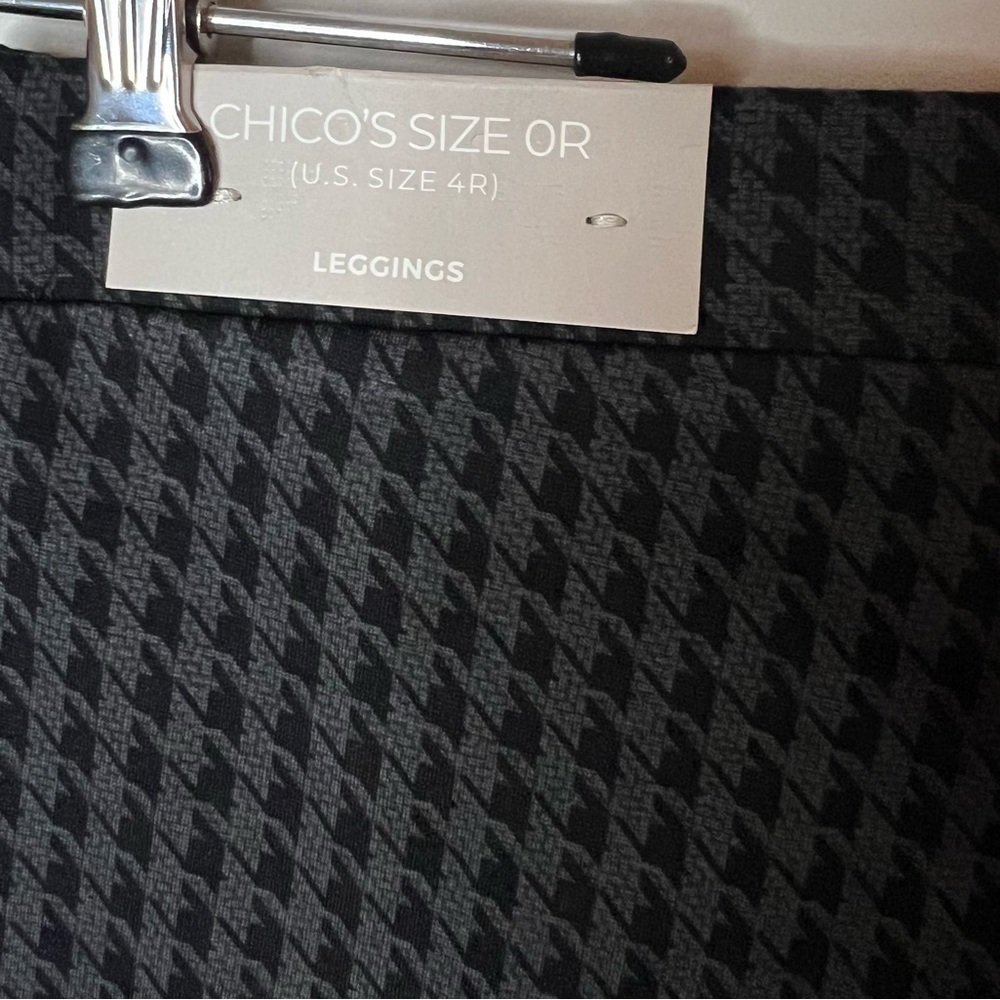 Chico’s NEW Houndstooth Print Ponte Luxe Mid Rise Leggings Pants Sz 4 - Picture 7 of 7